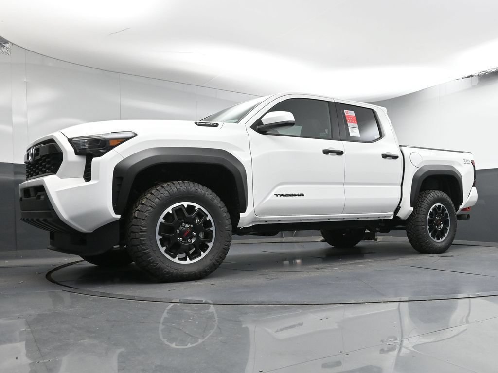 Used 2025 Toyota Tacoma TRD Off-Road AWD/4WD image 26