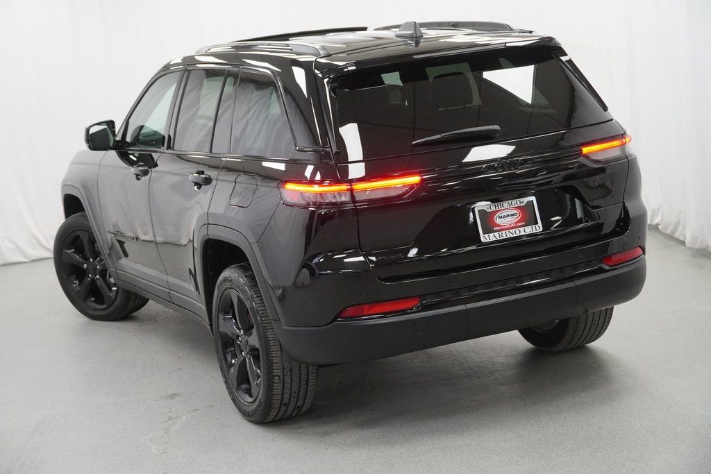 Certified 2023 Jeep Grand Cherokee Altitude image 11