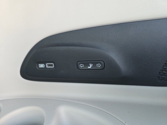 Used 2020 Chrysler Pacifica Limited image 33