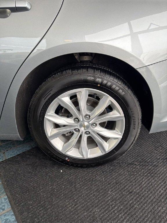 Used 2025 Chevrolet Malibu LT image 11