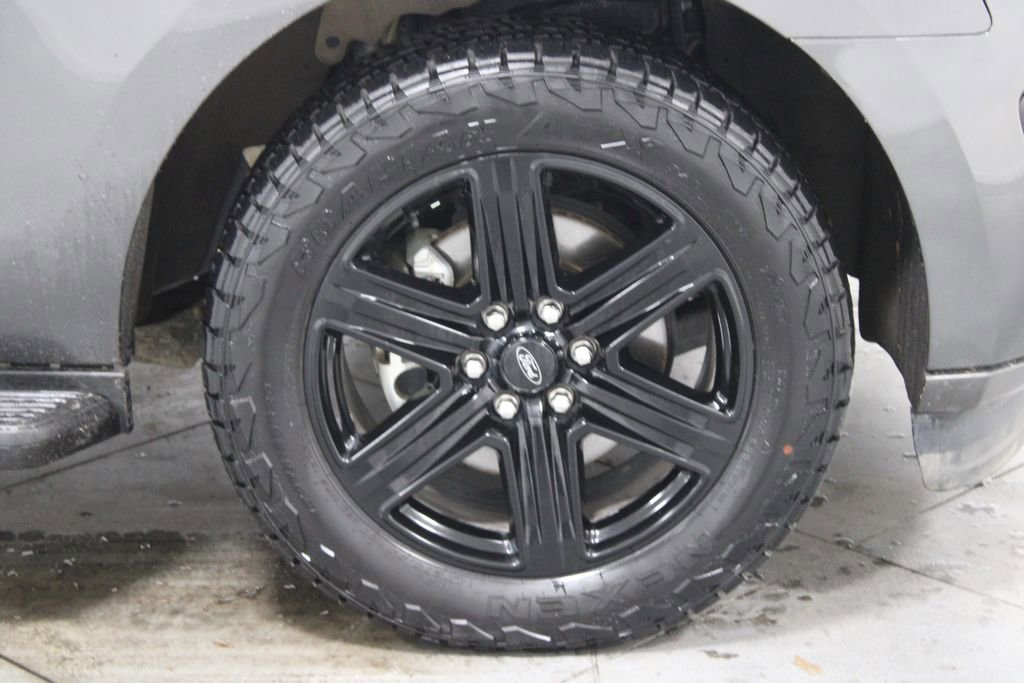 Used 2021 Ford Expedition XLT image 12