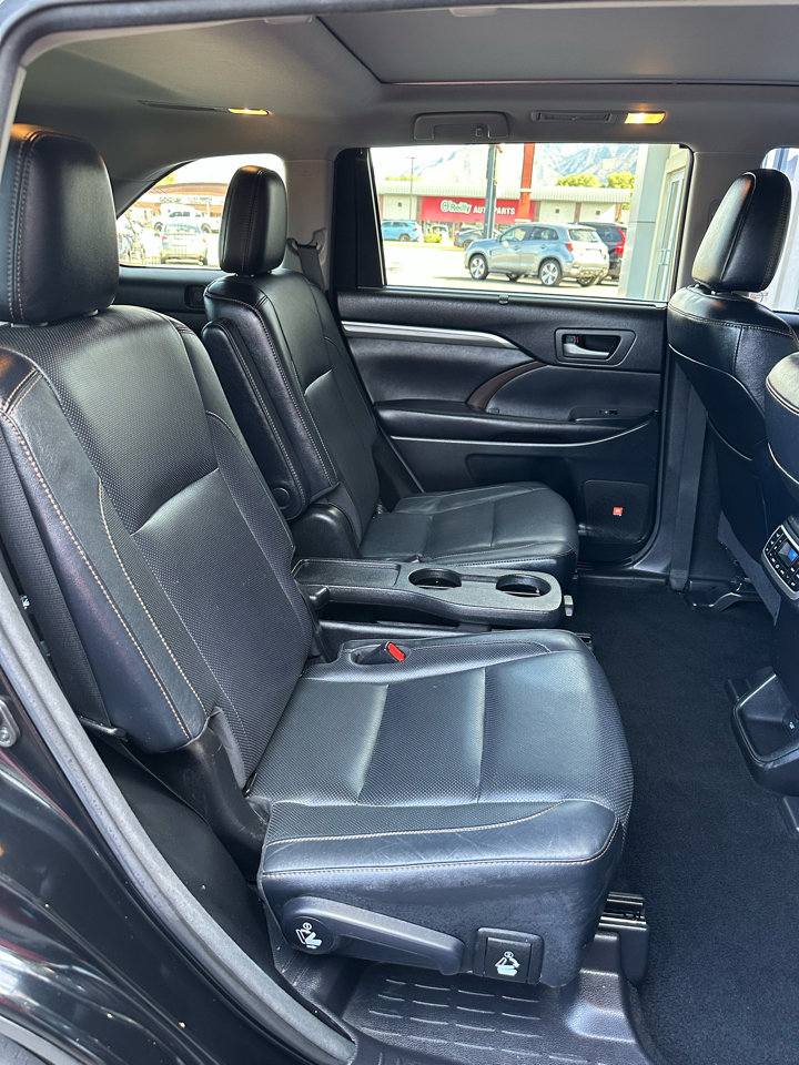 Used 2017 Toyota Highlander Limited image 19