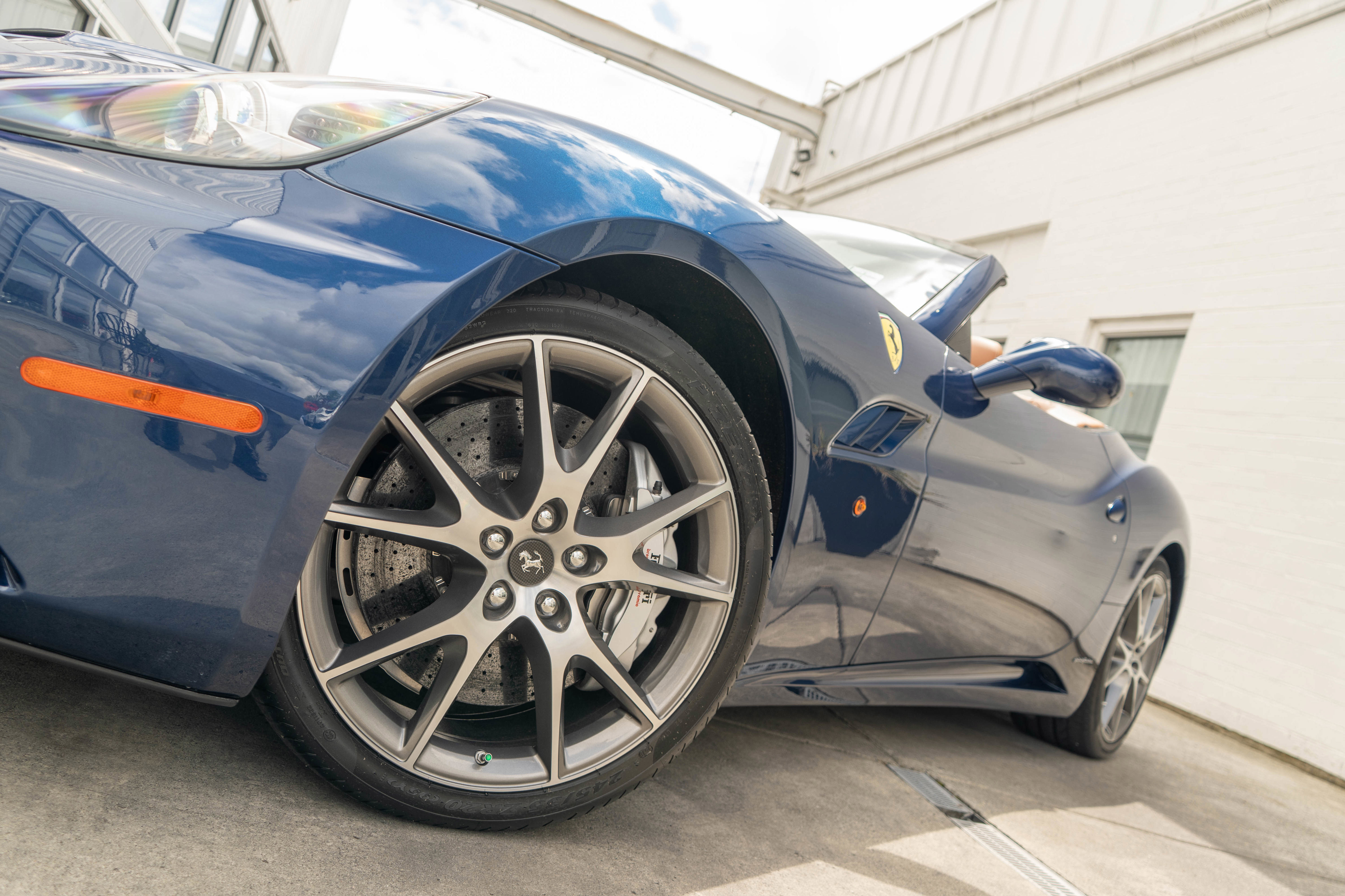 Used 2012 Ferrari California RWD image 4