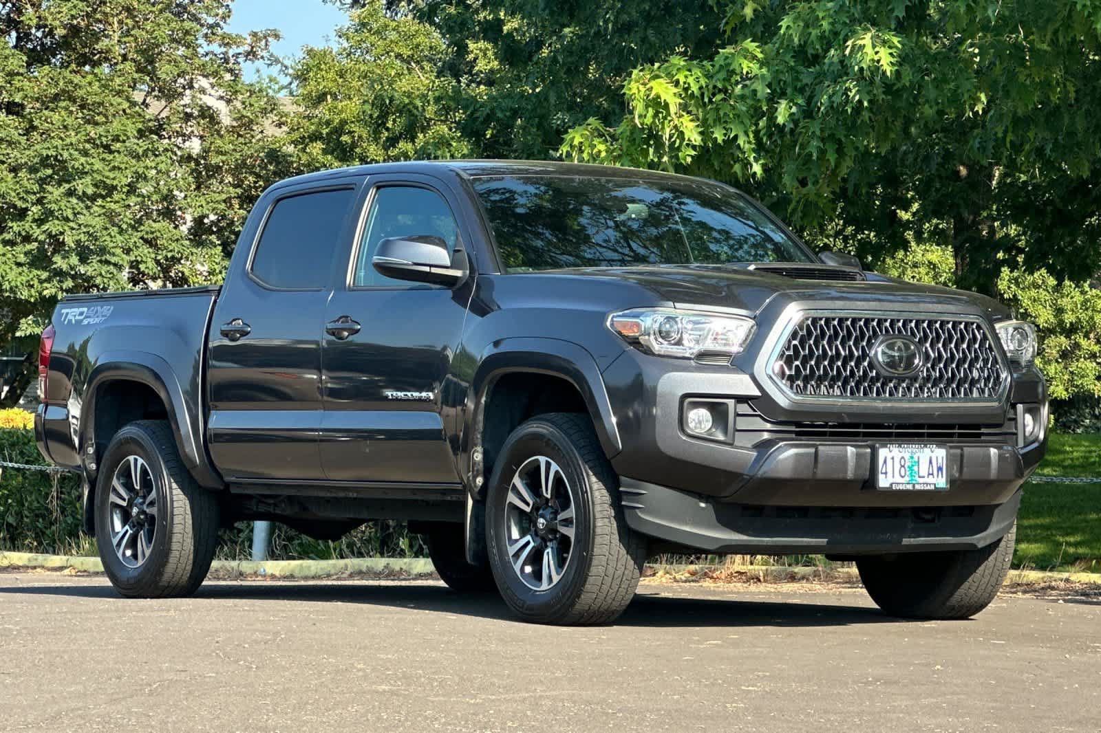 Used 2019 Toyota Tacoma TRD Sport AWD/4WD image 9