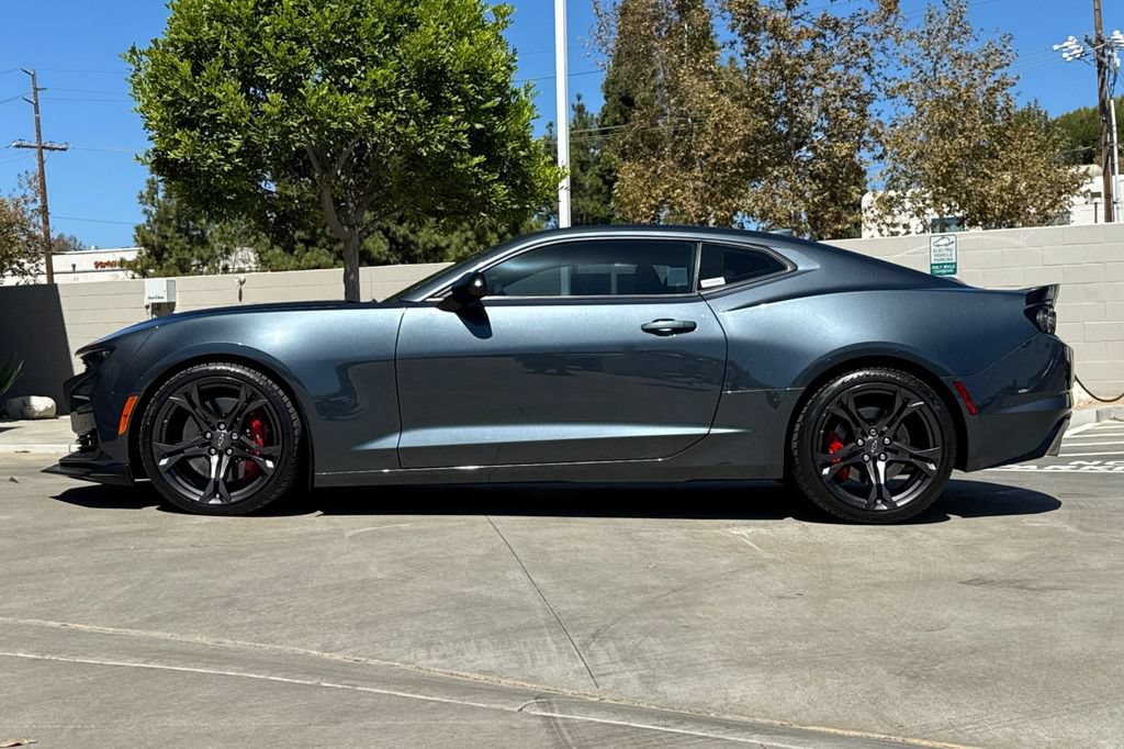 Used 2020 Chevrolet Camaro SS RWD image 9