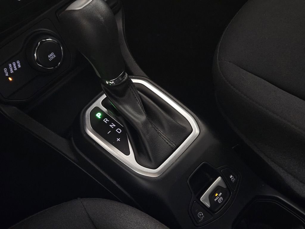 Used 2023 Jeep Renegade Latitude image 18