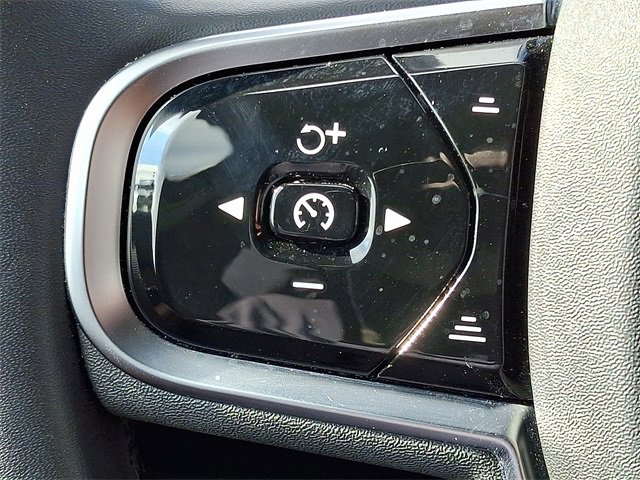 Used 2025 Volvo XC90 B5 Plus w/ Protection Package Premier image 16