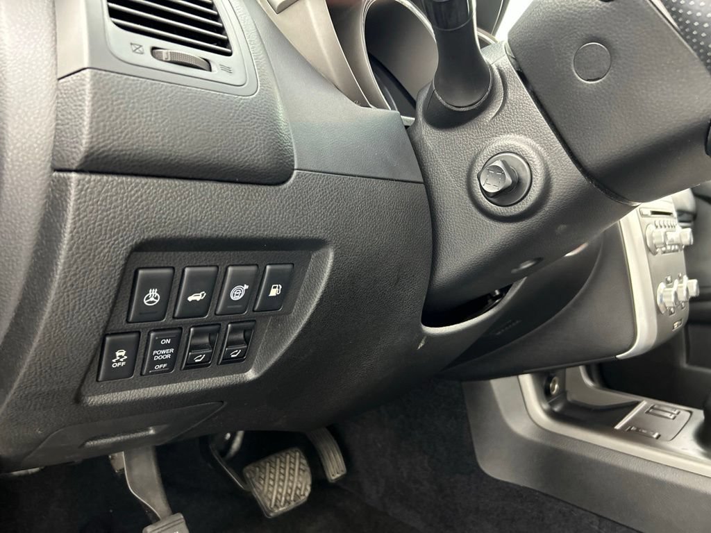 Used 2013 Nissan Murano LE w/ Platinum Pkg AWD/4WD image 18