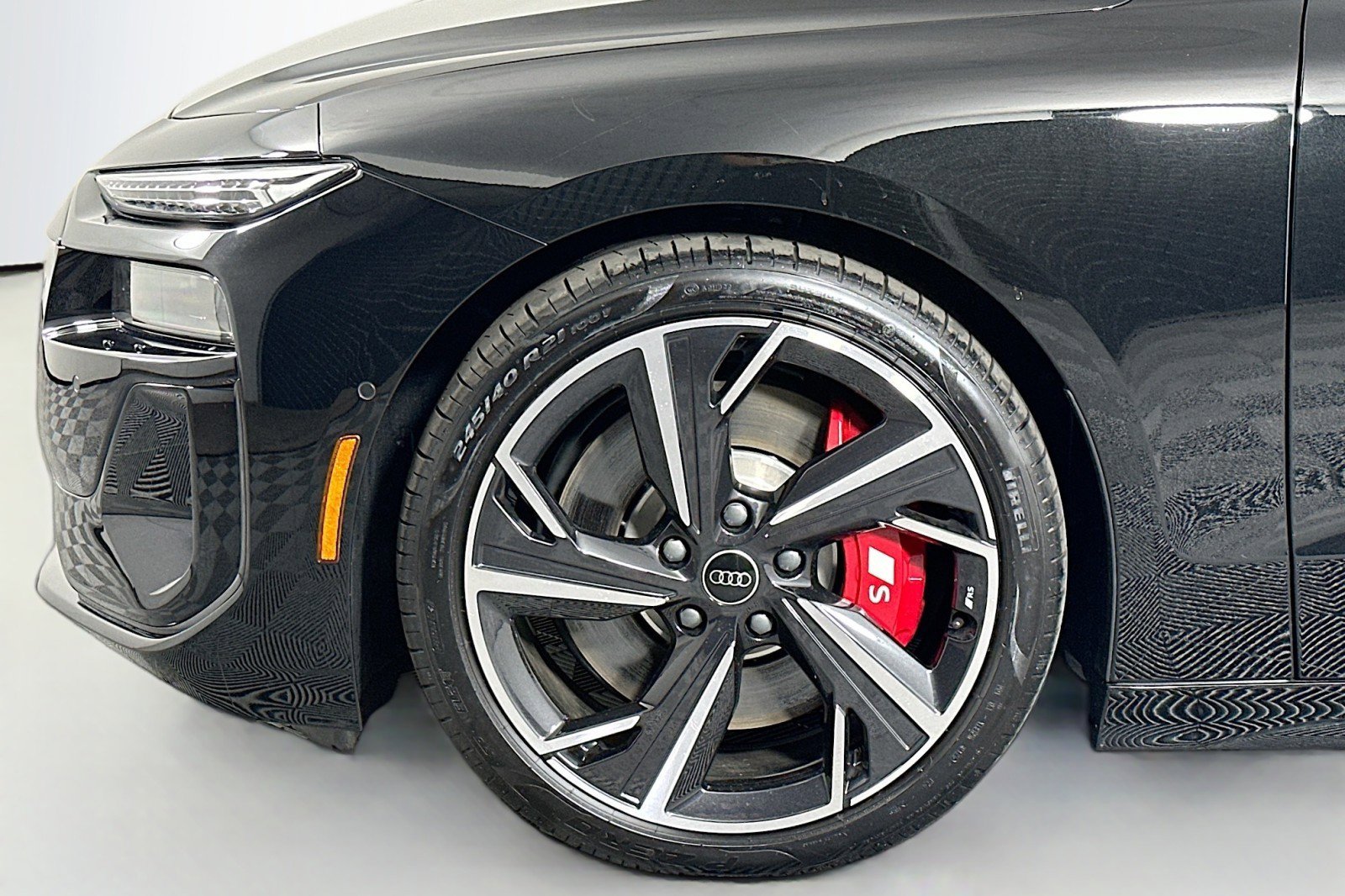 Used 2025 Audi S6 e-tron Prestige w/ 21" Black Optic Package AWD/4WD image 12