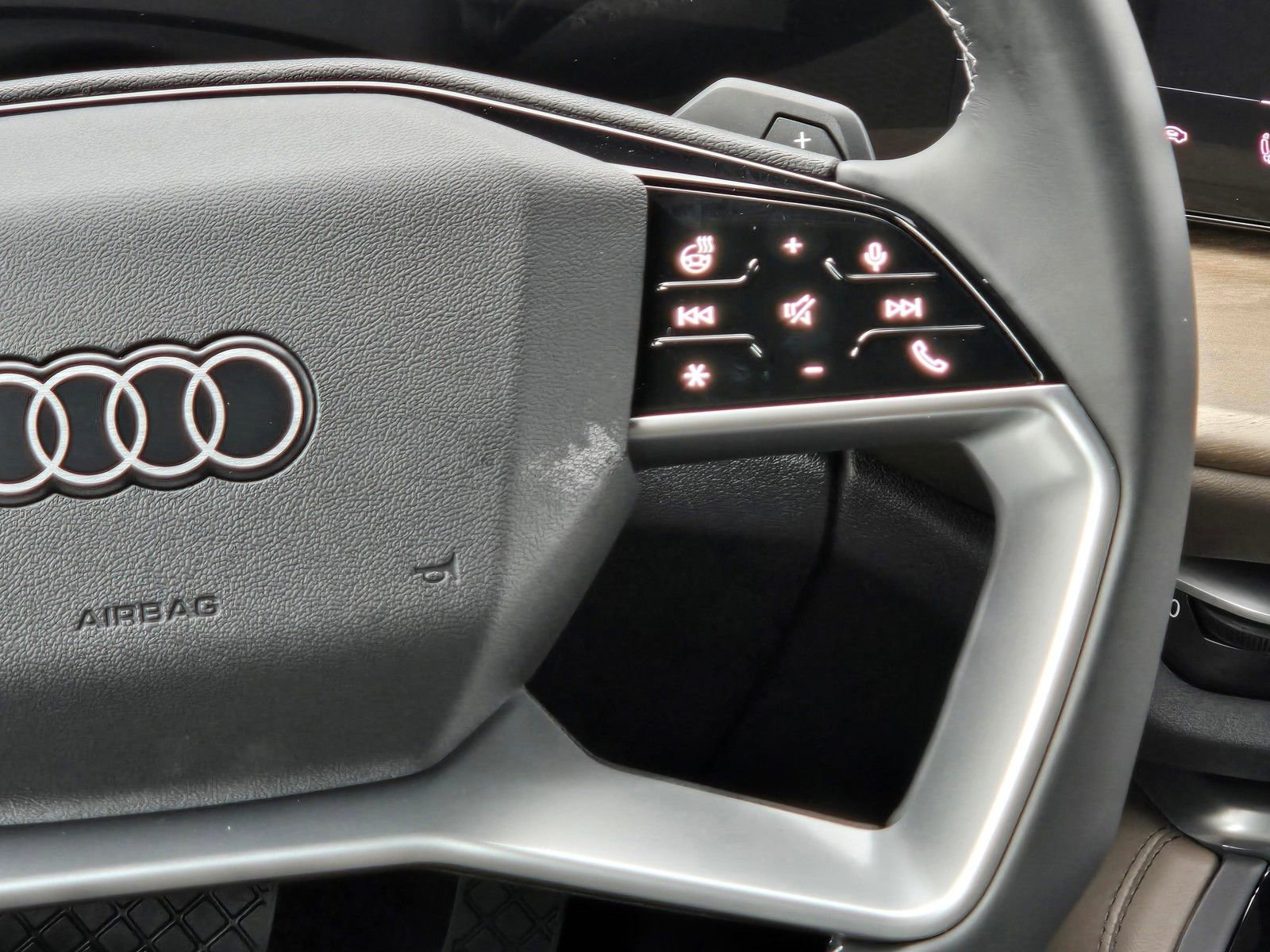Used 2025 Audi Q5 Prestige AWD/4WD image 16