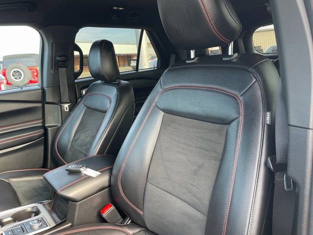Used 2023 Ford Explorer ST-Line image 10