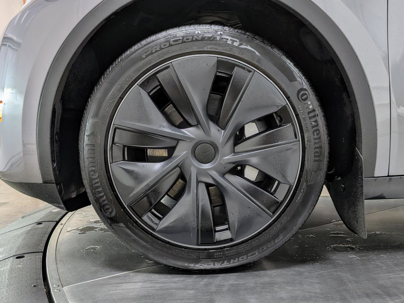 Used 2024 Tesla Model Y Long Range image 12