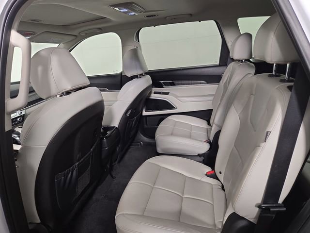 Certified 2024 Kia Telluride EX w/ EX Captain's Chair Package image 18