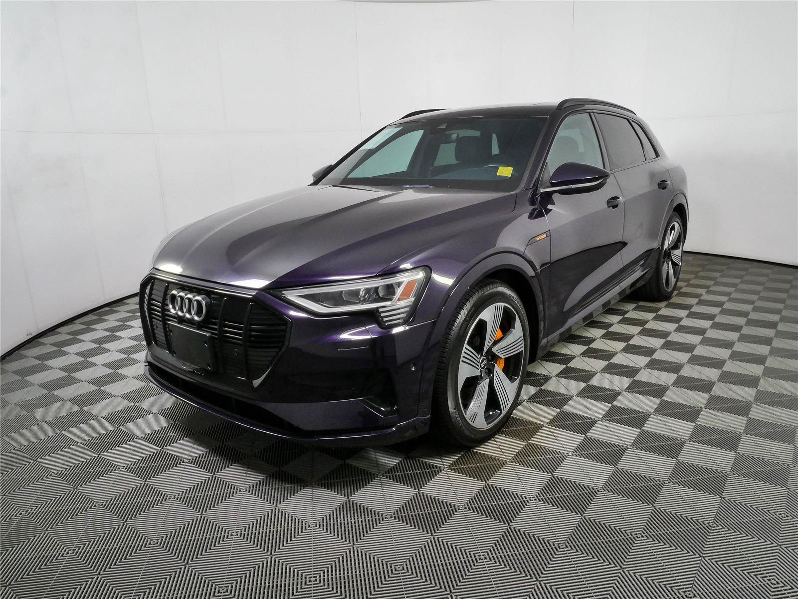 Used 2023 Audi e-tron Premium Plus w/ Premium Plus Package AWD/4WD image 28