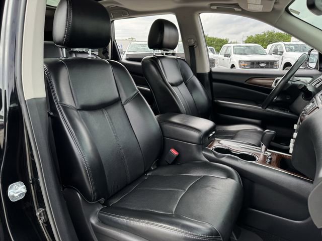 Used 2017 Nissan Pathfinder Platinum FWD image 33