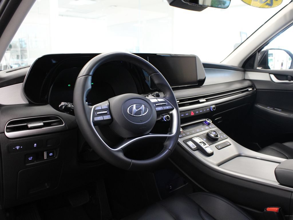 Used 2023 Hyundai Palisade SEL FWD image 13
