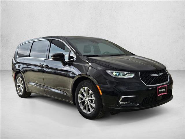 New 2026 Chrysler Pacifica Limited image 7