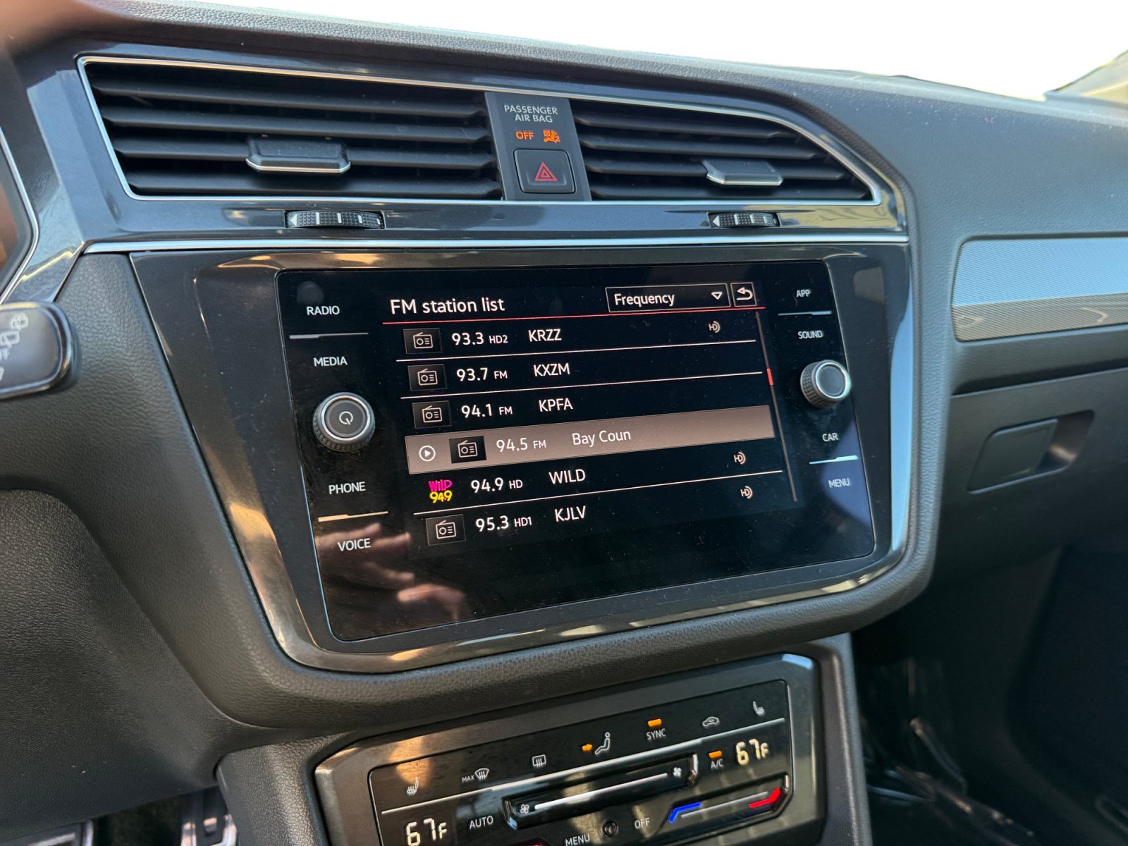 Certified 2024 Volkswagen Tiguan SE R-Line AWD/4WD image 12