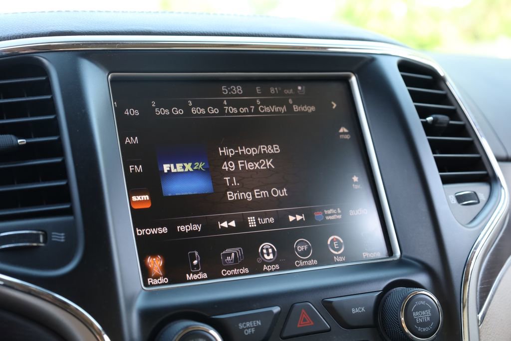 Used 2014 Jeep Grand Cherokee Overland image 12