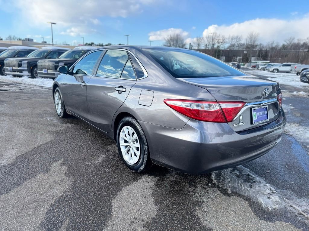 Used 2016 Toyota Camry LE image 8