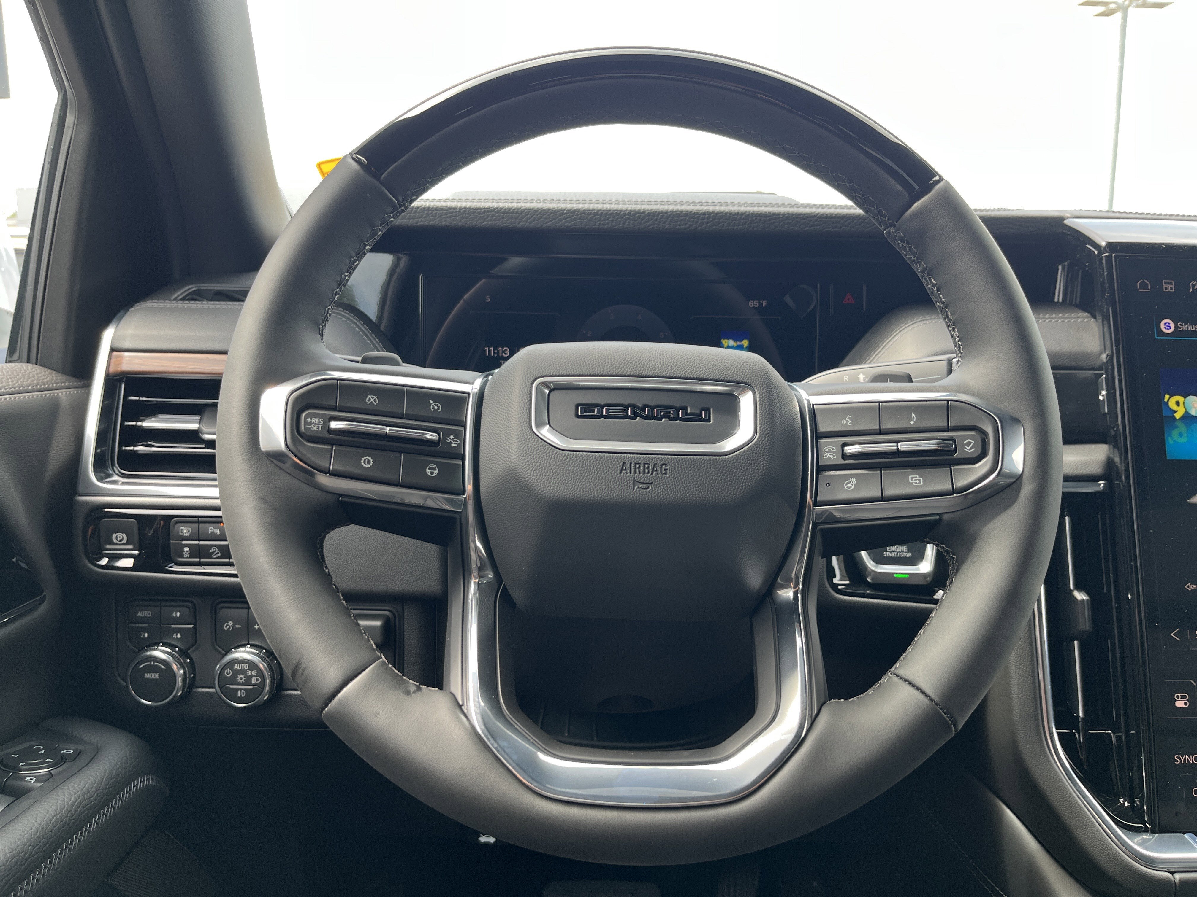 New 2026 GMC Yukon XL Denali w/ Denali Reserve Package AWD/4WD image 7