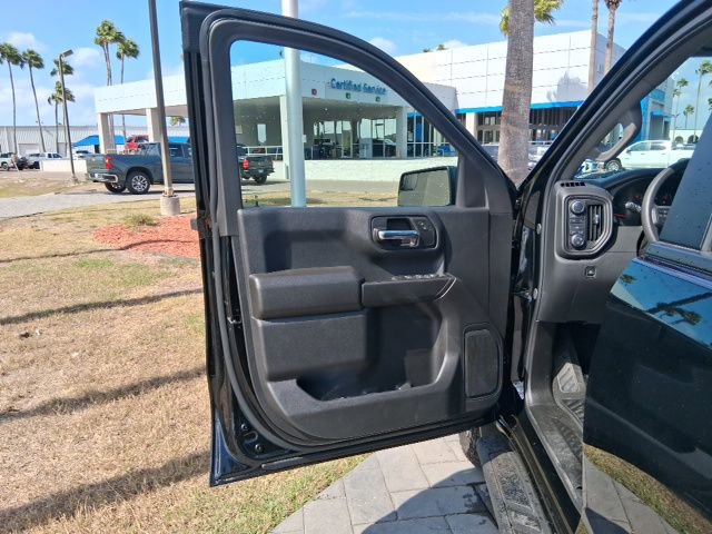 Used 2025 Chevrolet Silverado 1500 Custom Trail Boss w/ Dark Appearance Package AWD/4WD image 13