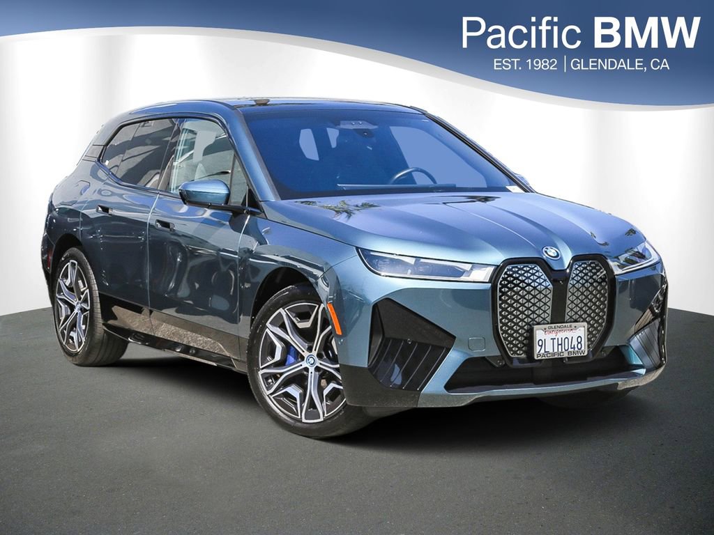 Used 2025 BMW iX xDrive50 AWD/4WD image 1