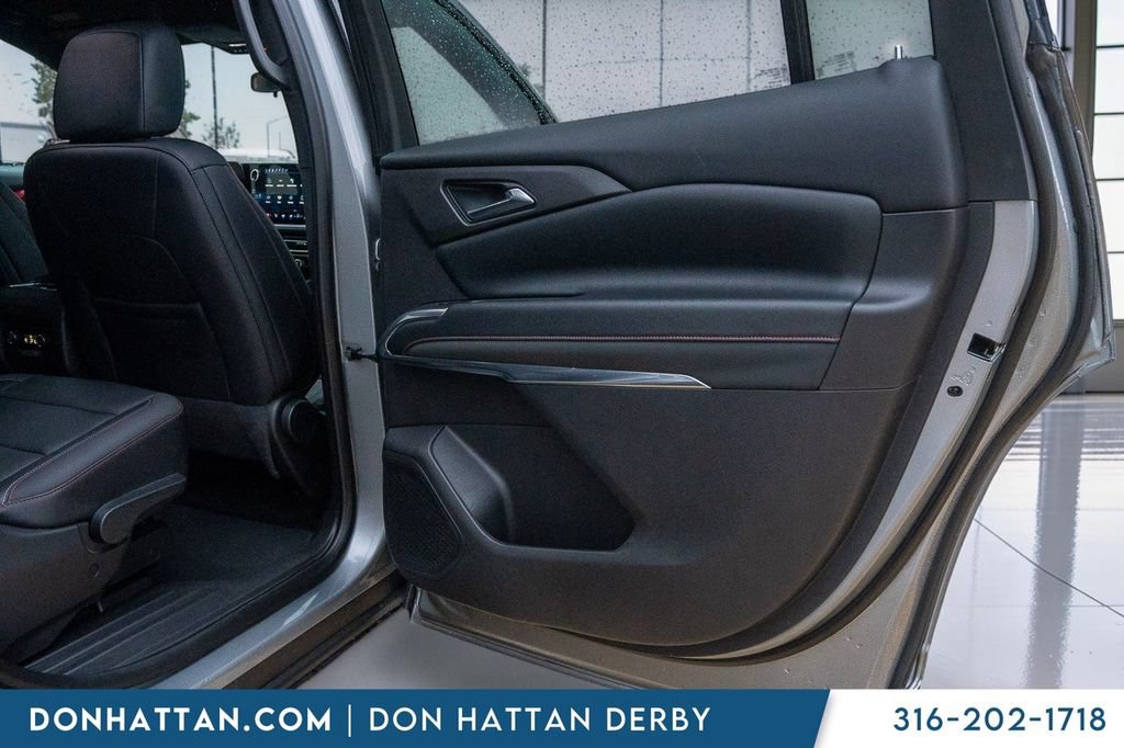 Used 2025 Chevrolet Traverse Z71 AWD/4WD image 23