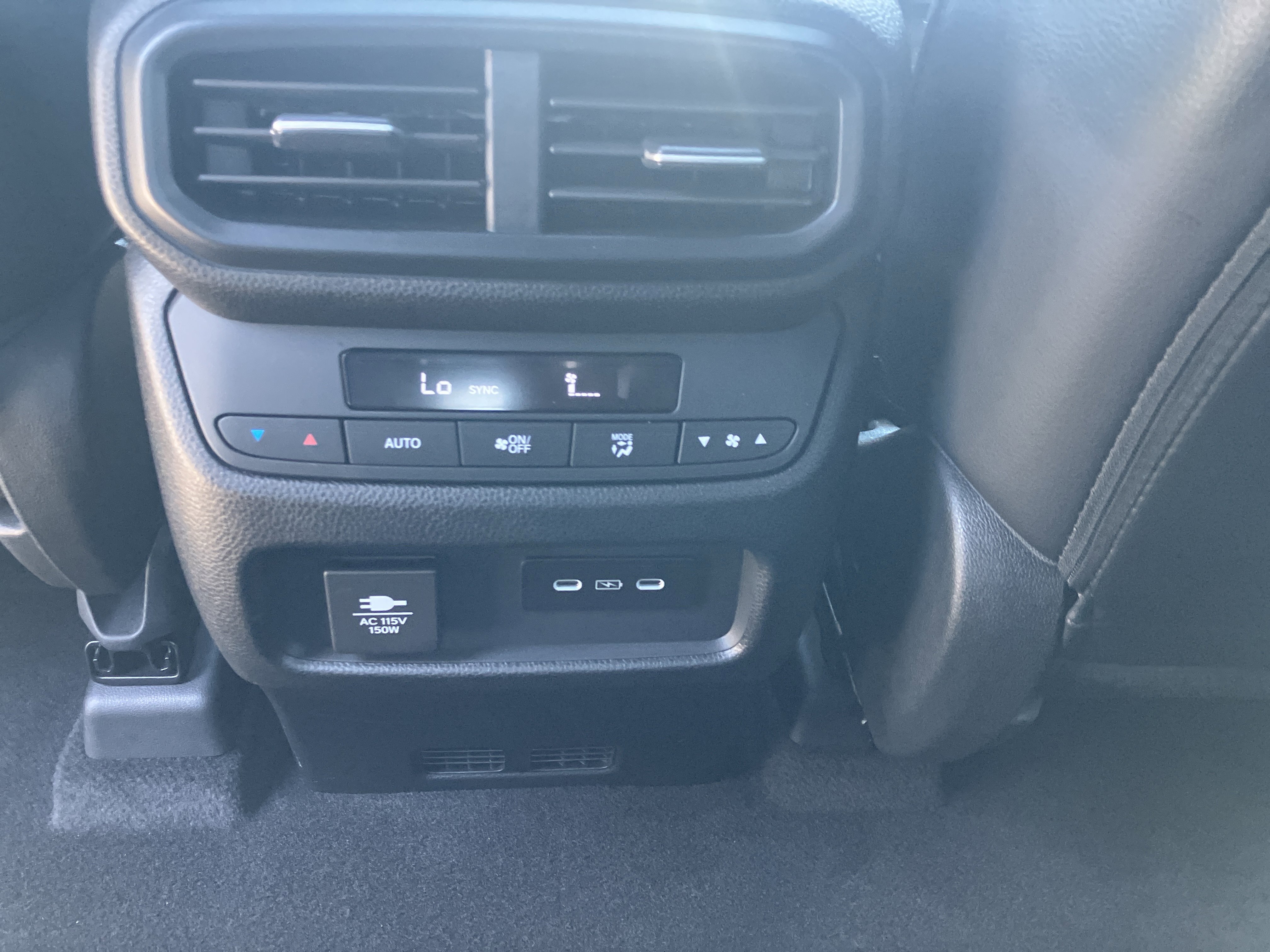 Used 2025 Honda Pilot TrailSport image 18