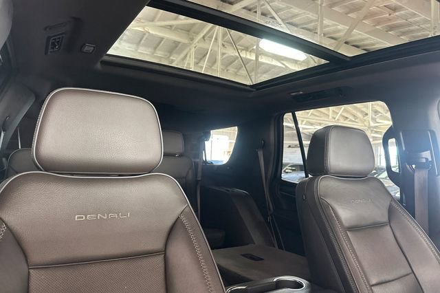 Used 2021 GMC Yukon Denali w/ Denali Premium Package image 21
