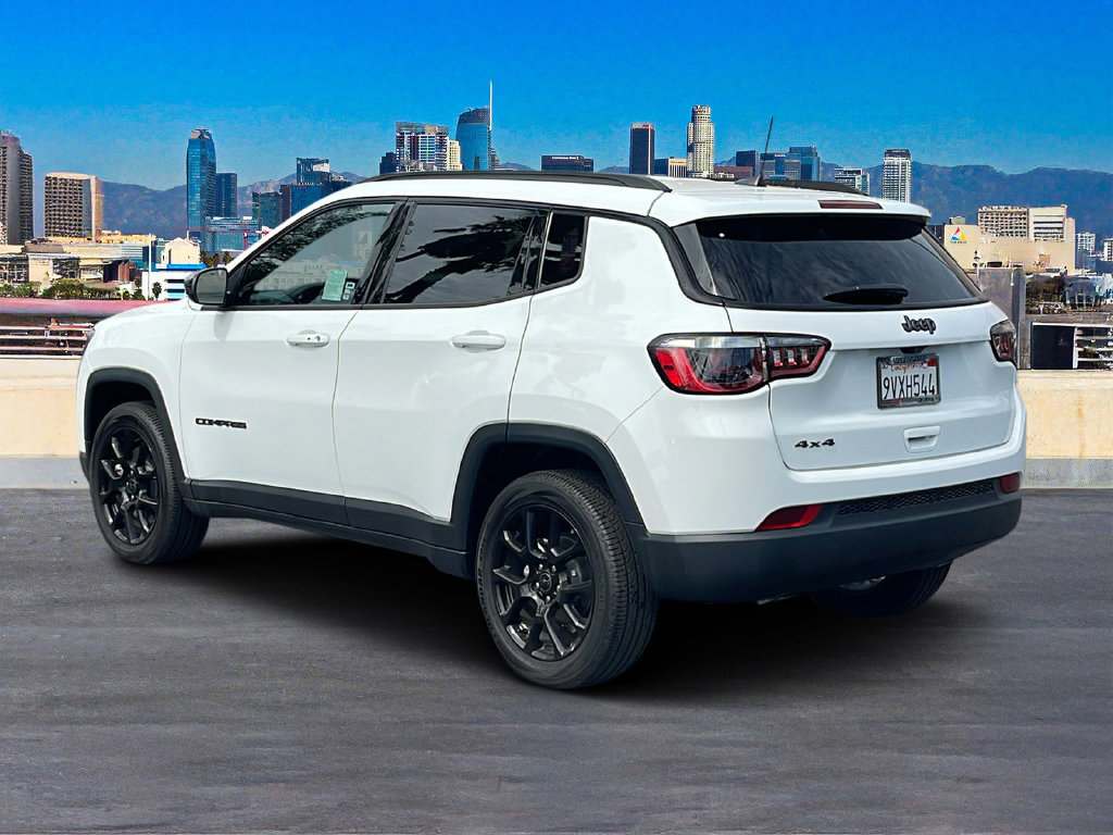 Used 2026 Jeep Compass Latitude AWD/4WD image 3
