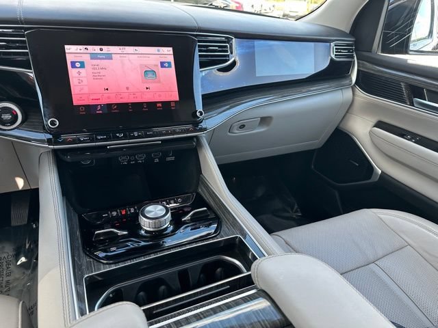 Used 2022 Jeep Wagoneer Series III w/ Convenience Group I AWD/4WD image 19