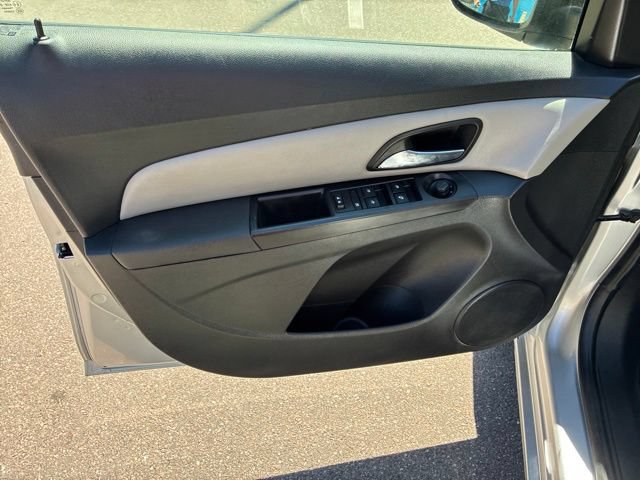 Used 2016 Chevrolet Cruze LS FWD image 12