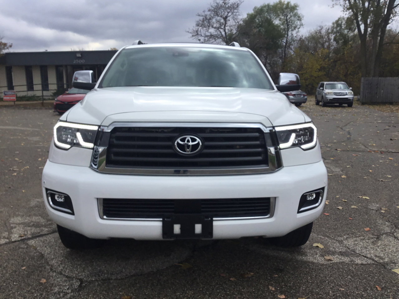 Used 2019 Toyota Sequoia Limited w/ Safety & Convenience Package image 8