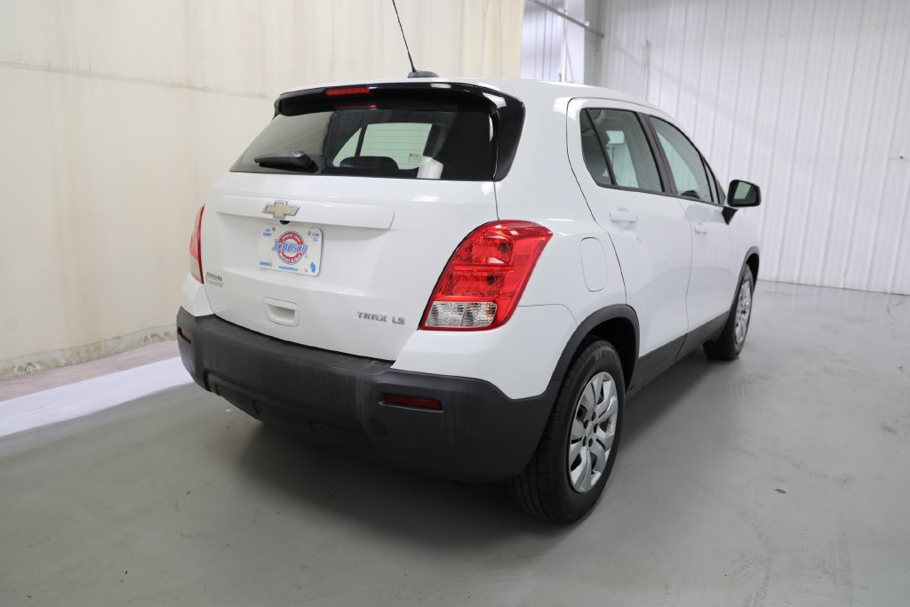 Used 2016 Chevrolet Trax LS w/ LPO, Cargo Package FWD image 18