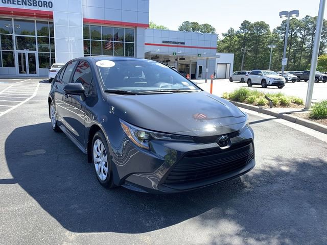 Used 2025 Toyota Corolla LE FWD image 2
