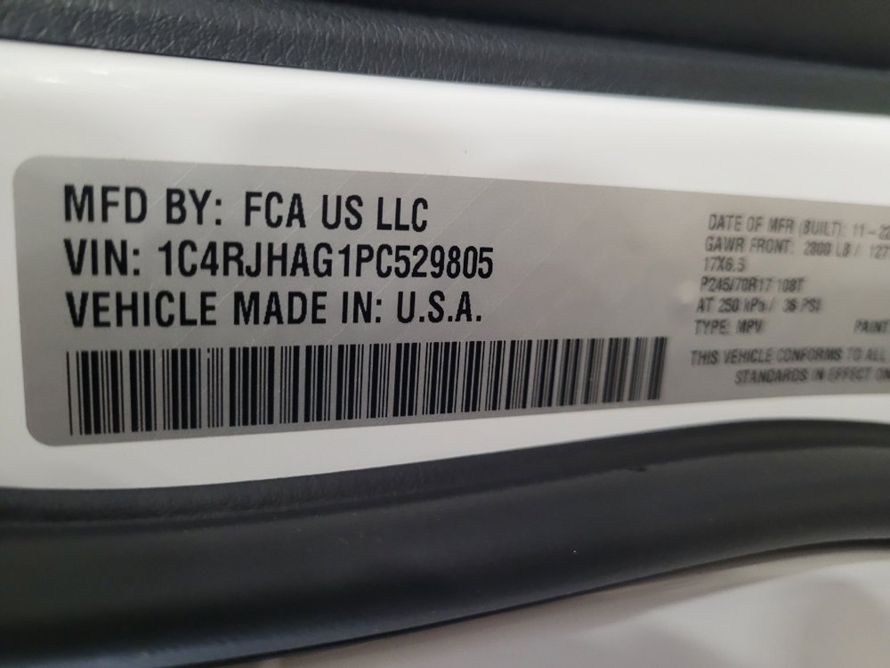 Used 2023 Jeep Grand Cherokee Laredo w/ Luxury Tech Group I AWD/4WD image 33