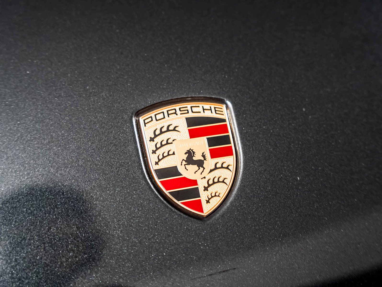 Certified 2022 Porsche Macan AWD/4WD image 30