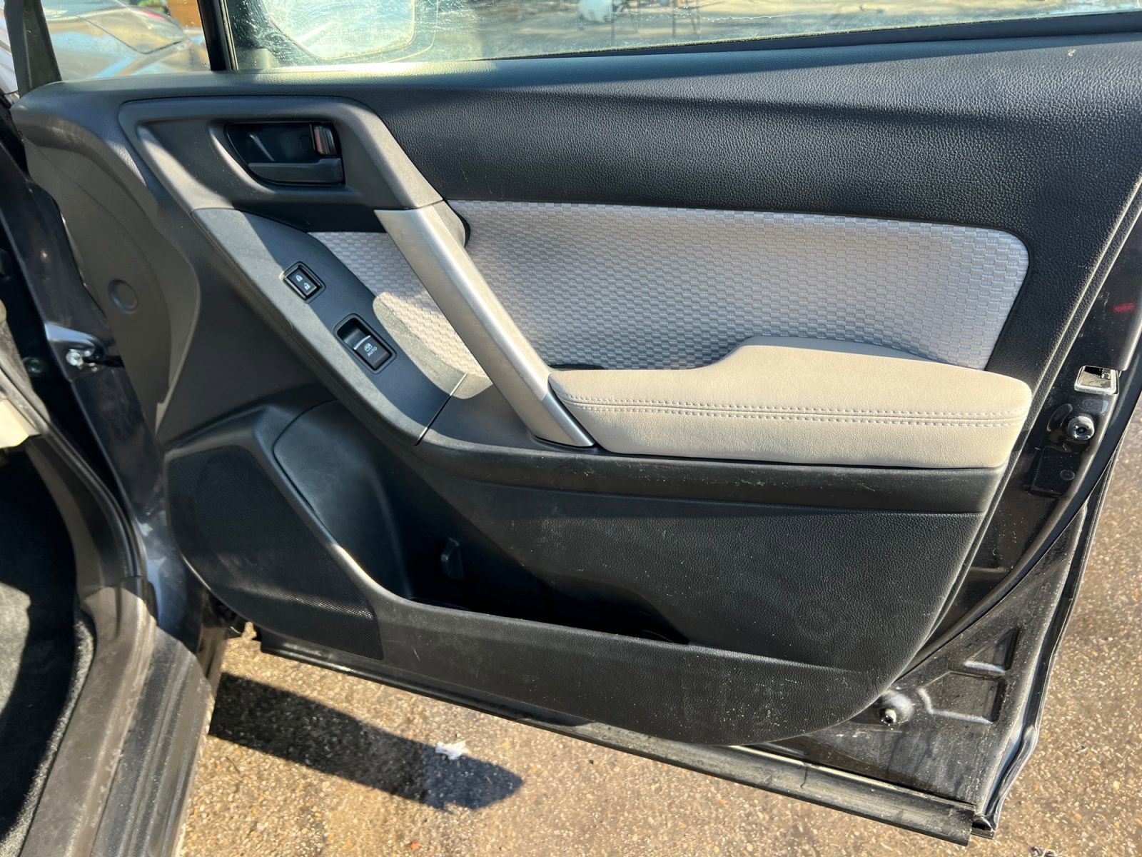 Used 2018 Subaru Forester 2.5i Premium AWD/4WD image 17