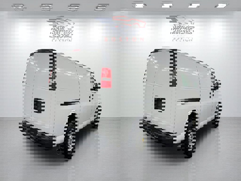 Used 2020 Chevrolet Express 2500 image 4