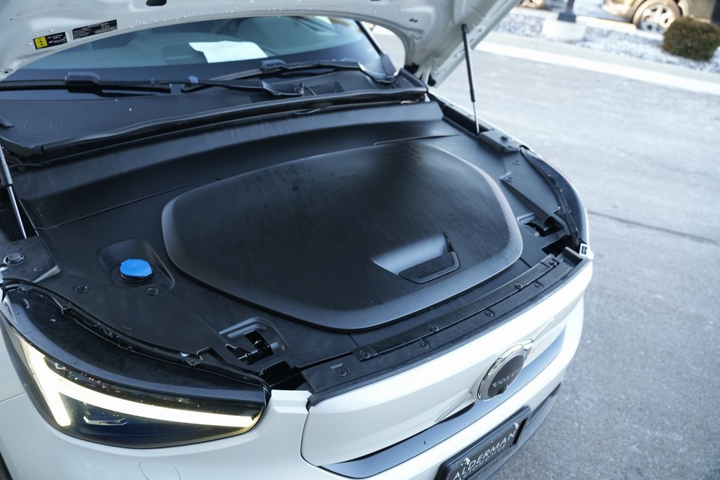 Used 2023 Volvo XC40 Recharge Ultimate image 52