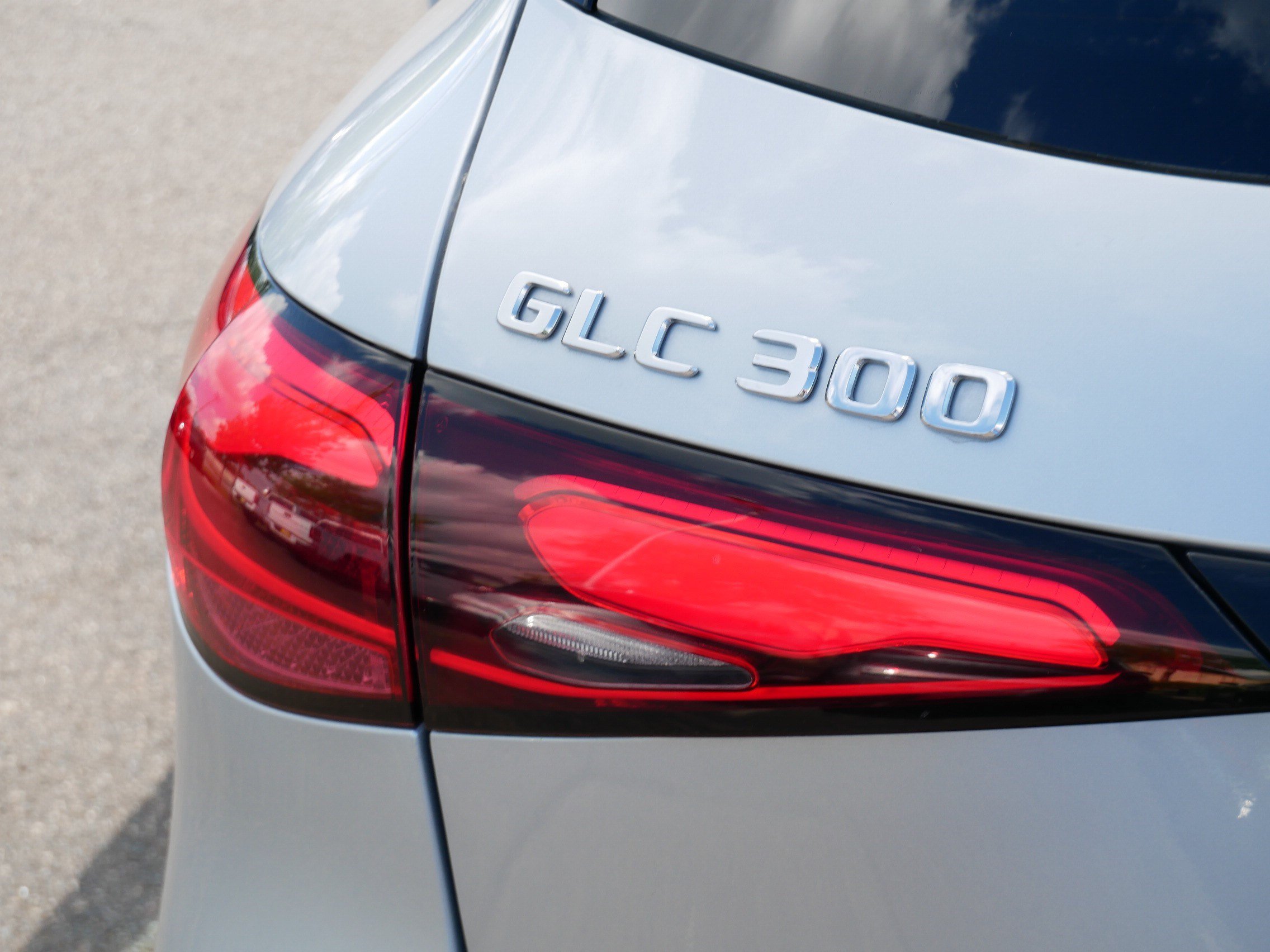 Used 2023 Mercedes-Benz GLC 300 4MATIC image 17