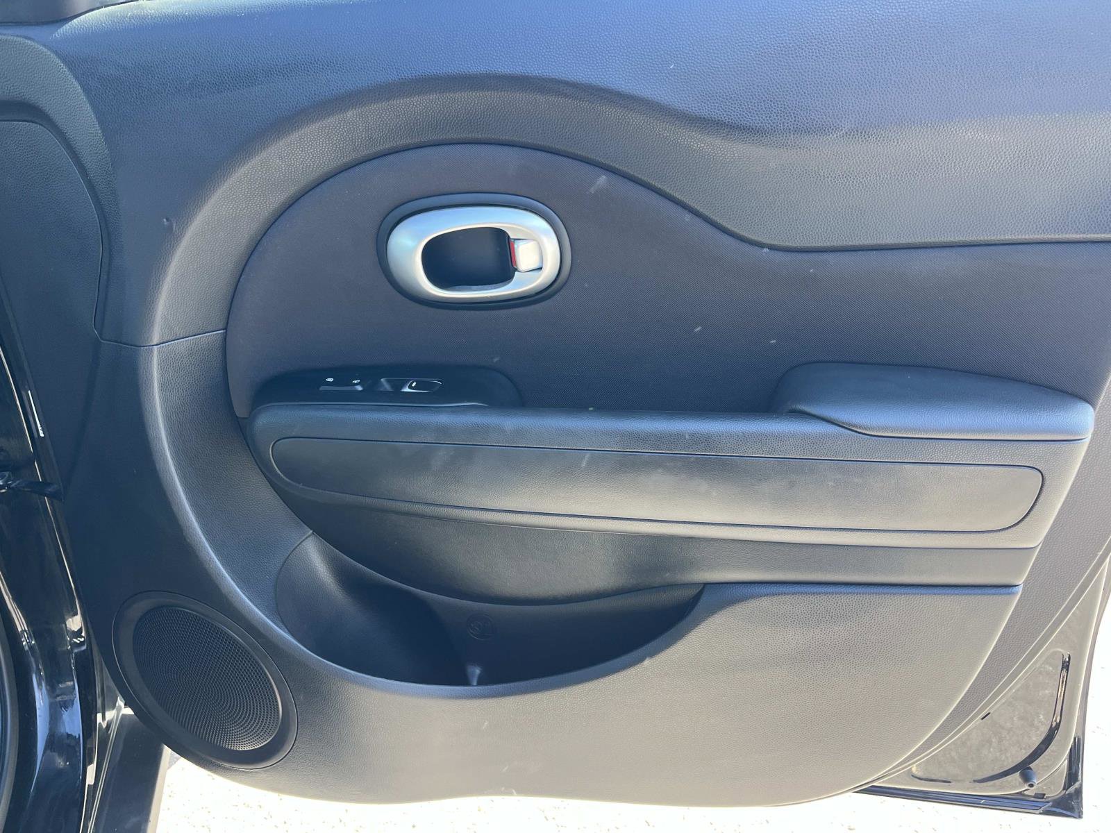 Used 2017 Kia Soul FWD image 22