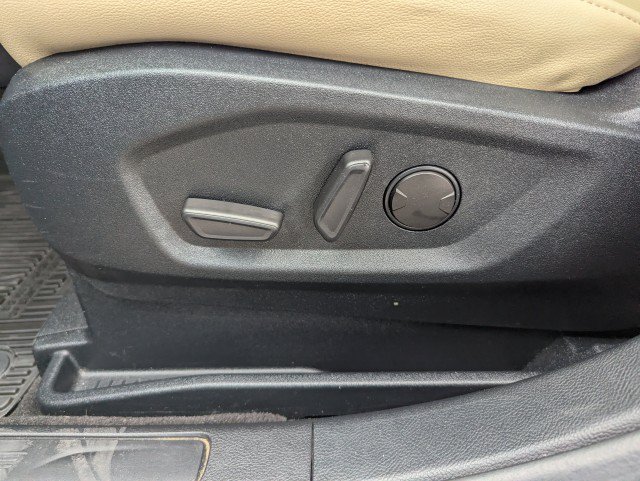 Used 2020 Ford Edge SEL AWD/4WD image 12