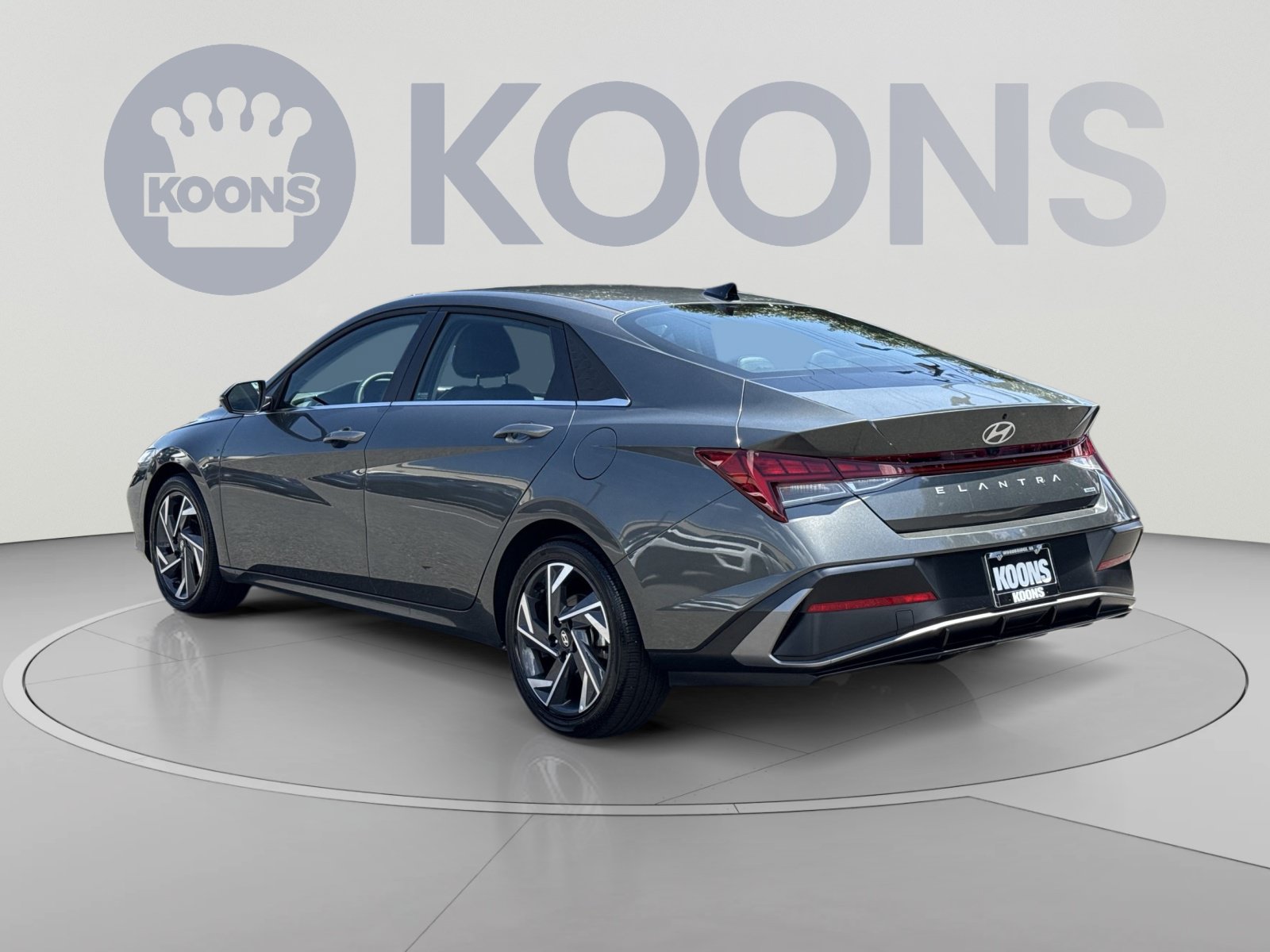 Used 2025 Hyundai Elantra Limited FWD image 4