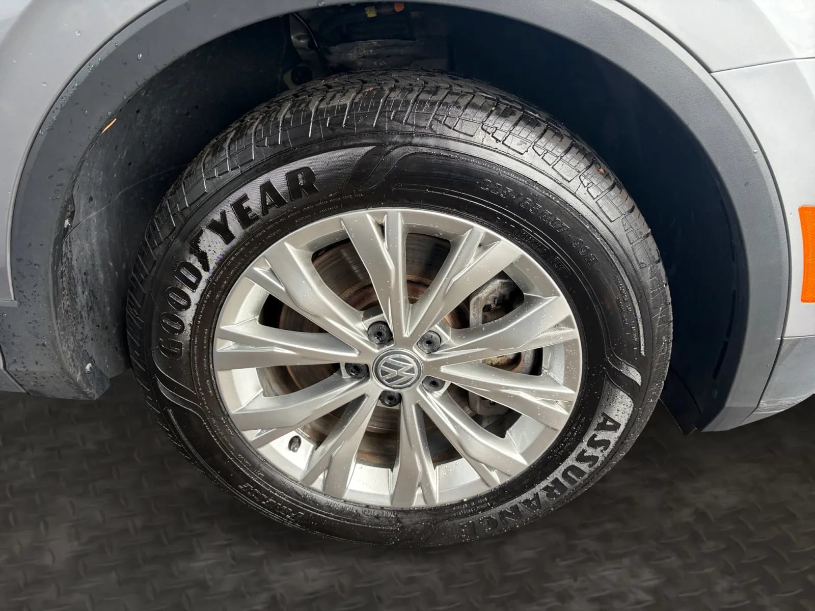 Used 2020 Volkswagen Tiguan S w/ 3rd Row Seat Package AWD/4WD image 36