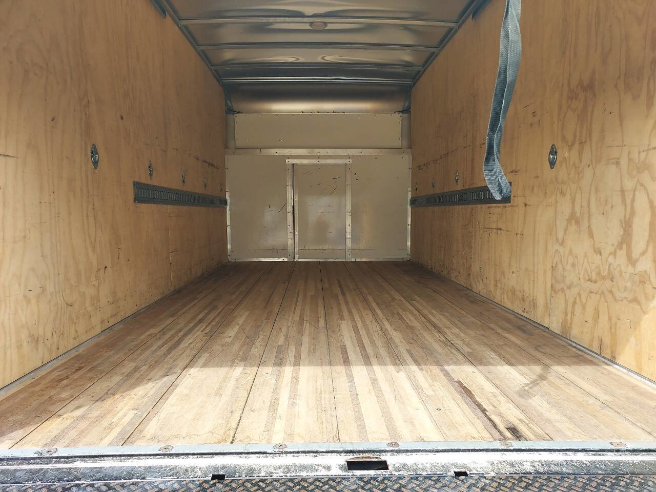 Used 2022 Ford E-450 and Econoline 450 Super Duty w/ Power Windows & Locks Group RWD image 9