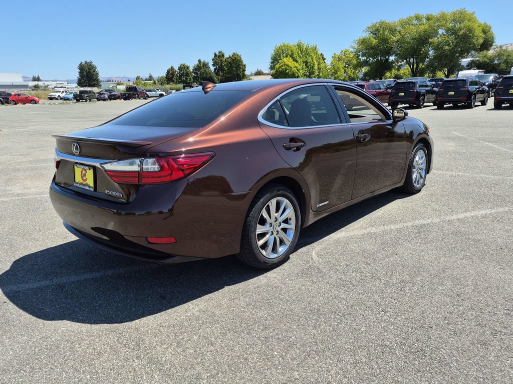 Used 2017 Lexus ES 300h w/ Navigation System Package FWD image 5