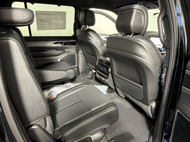 New 2026 Jeep Grand Wagoneer L Limited w/ Convenience Group I AWD/4WD image 36