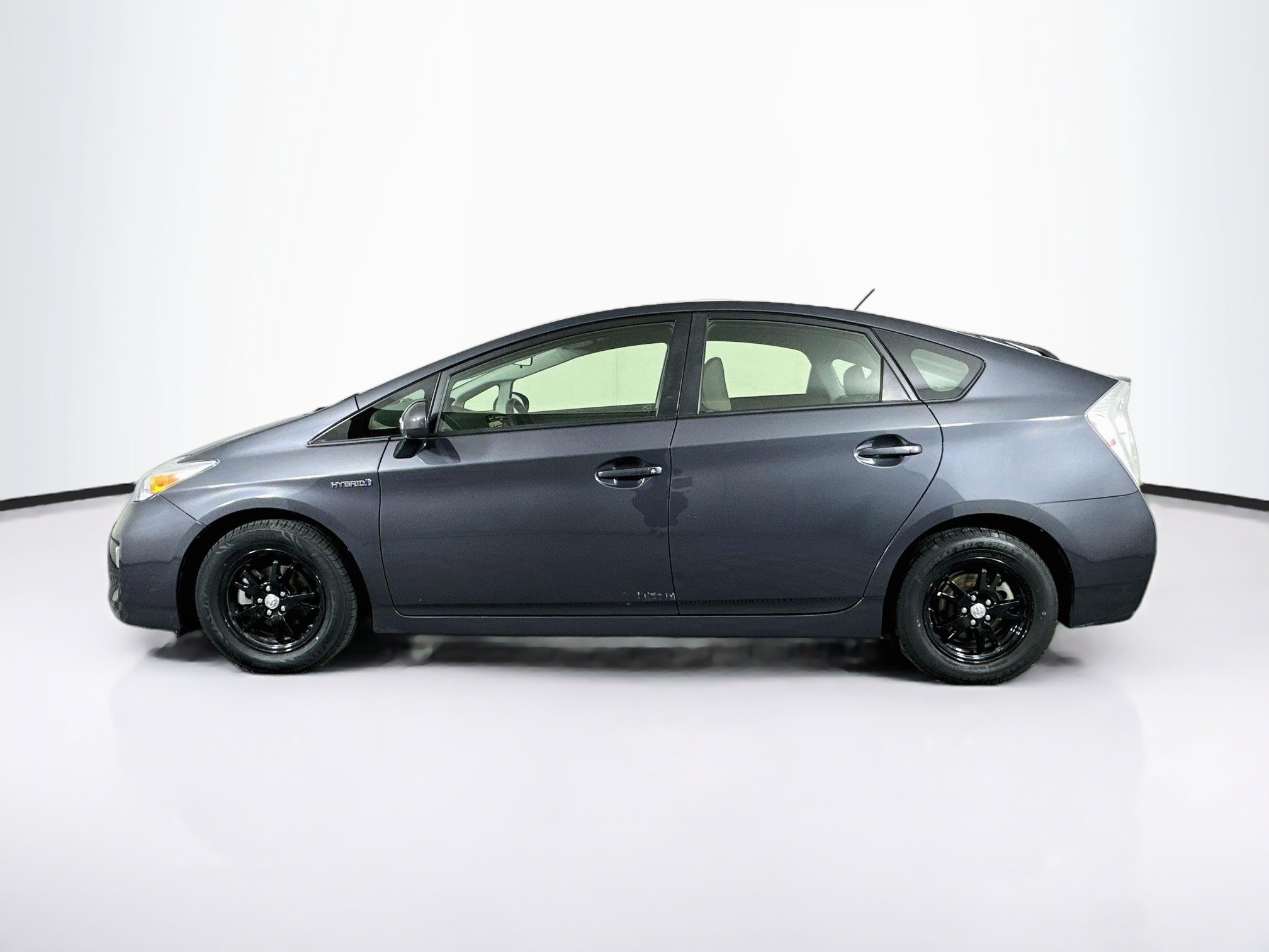 Used 2014 Toyota Prius Two FWD image 4